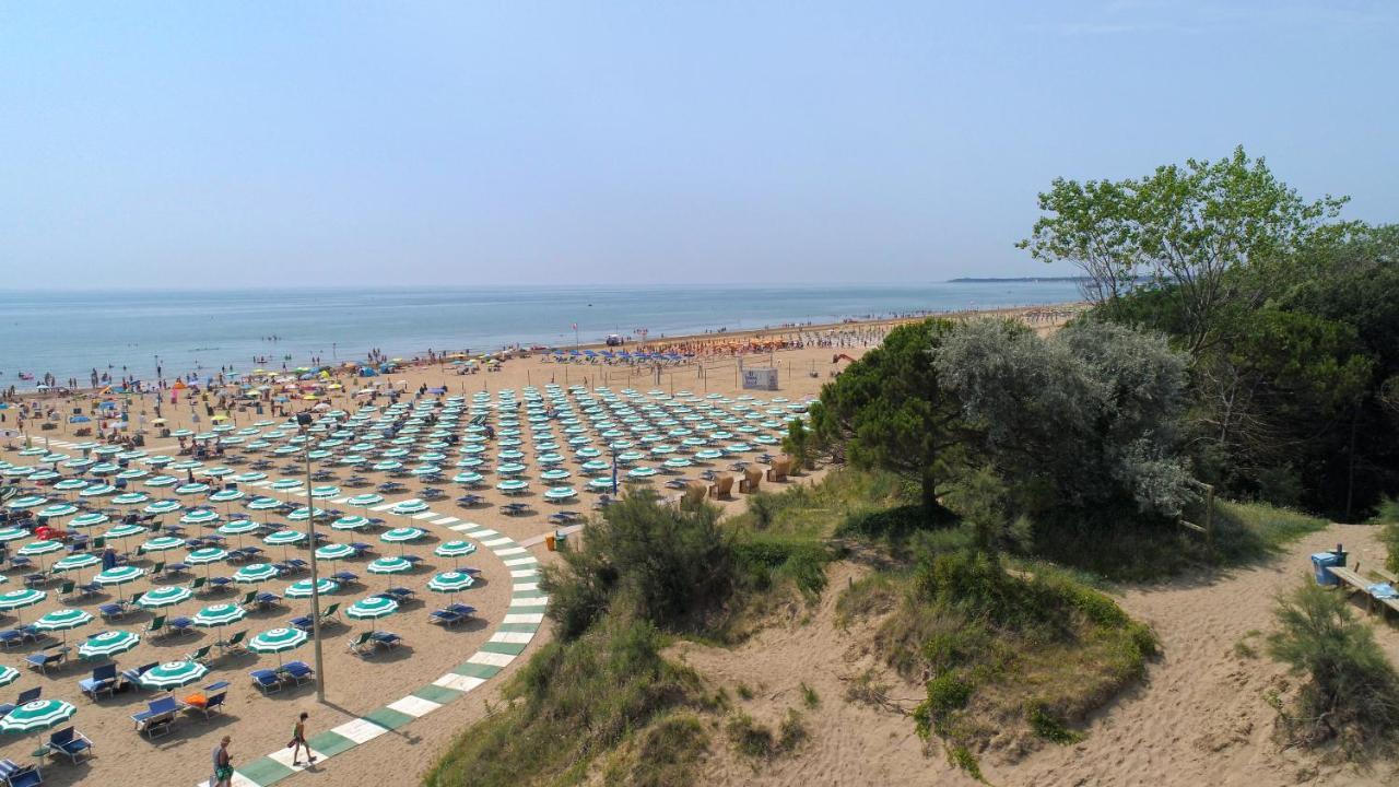 Camping Sabbiadoro Lignano Sabbiadoro Exterior foto