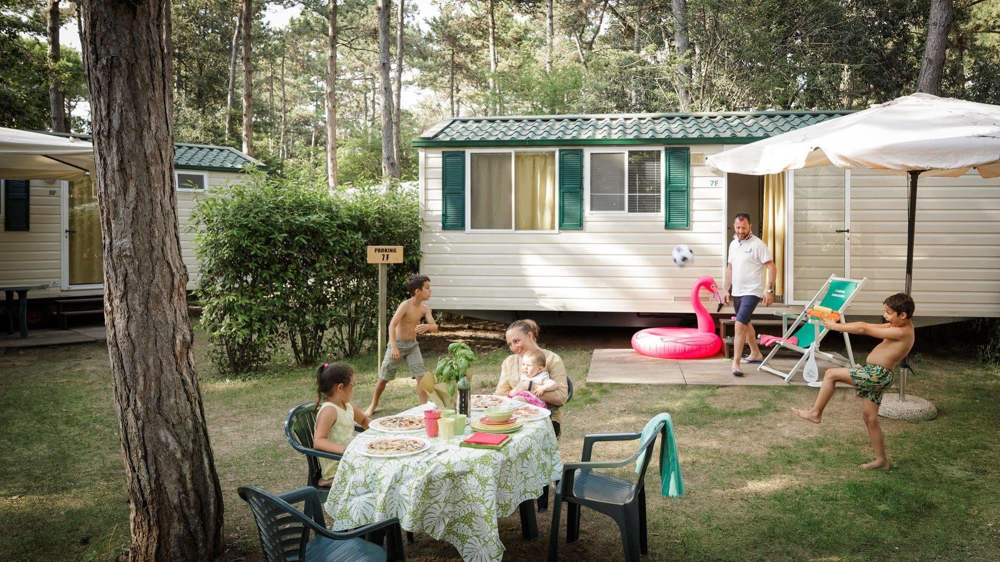 Camping Sabbiadoro Lignano Sabbiadoro Exterior foto